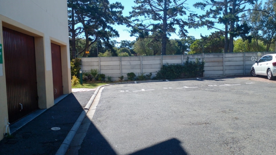 To Let 3 Bedroom Property for Rent in Pinelands Western Cape